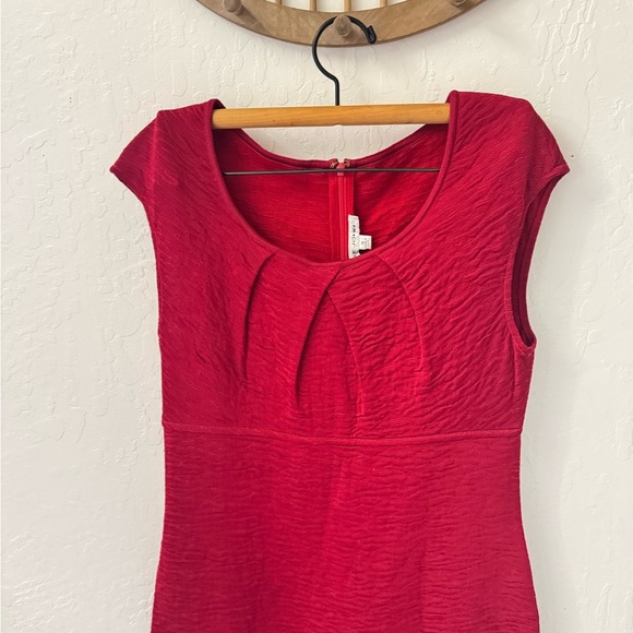 St. John Red Texture Stretch Cap Sleeve Knee Length Zip Up Dress Size 10 - Picture 3 of 10